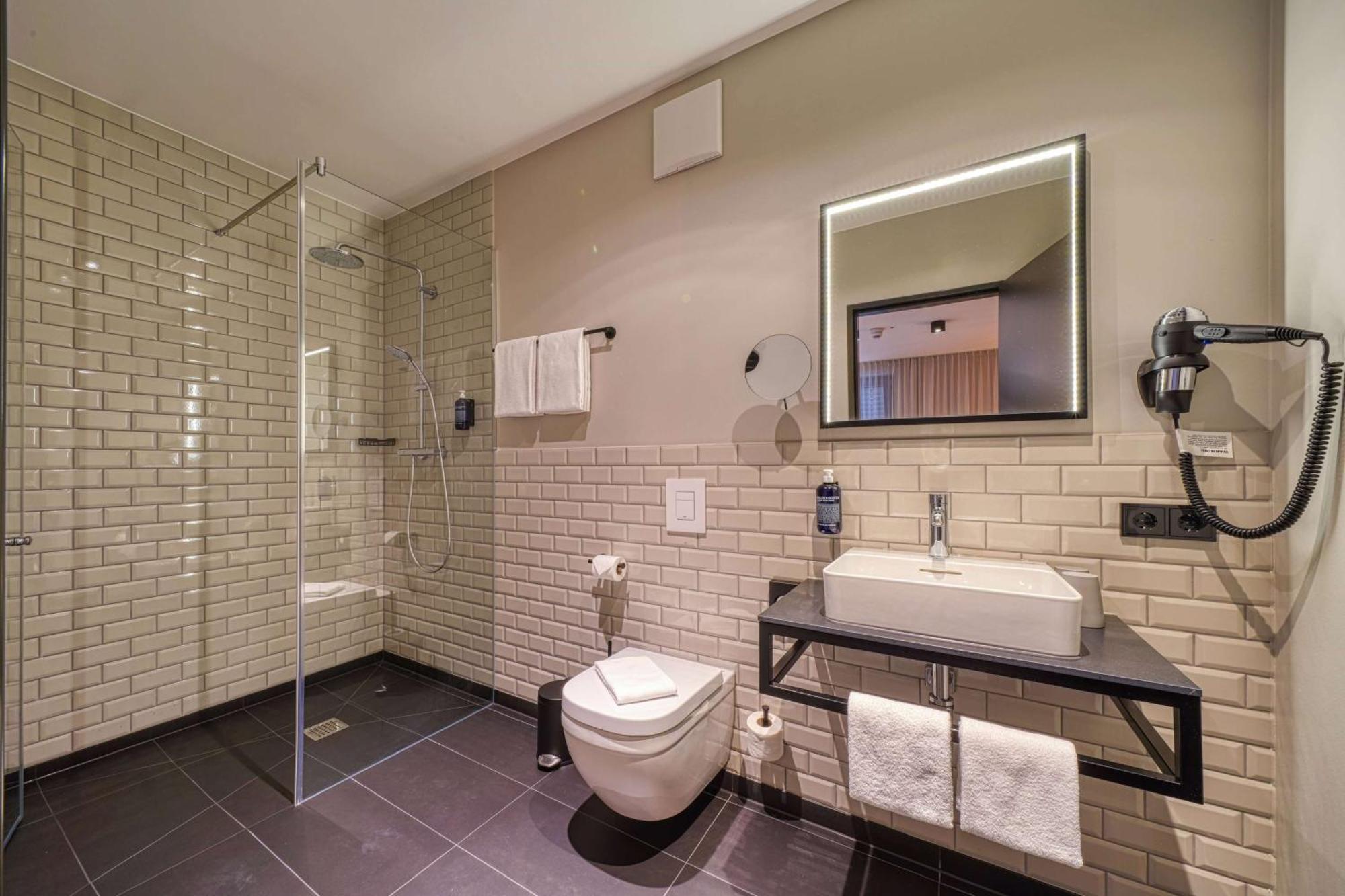 NYCE Hotel Bonn Buitenkant foto